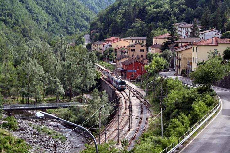  Image name: 02-molino del pallone.jpg 
 width: 750 pixel 
 height: 500 pixel 
 Size: 82926 bytes 
 Click to enlarge 